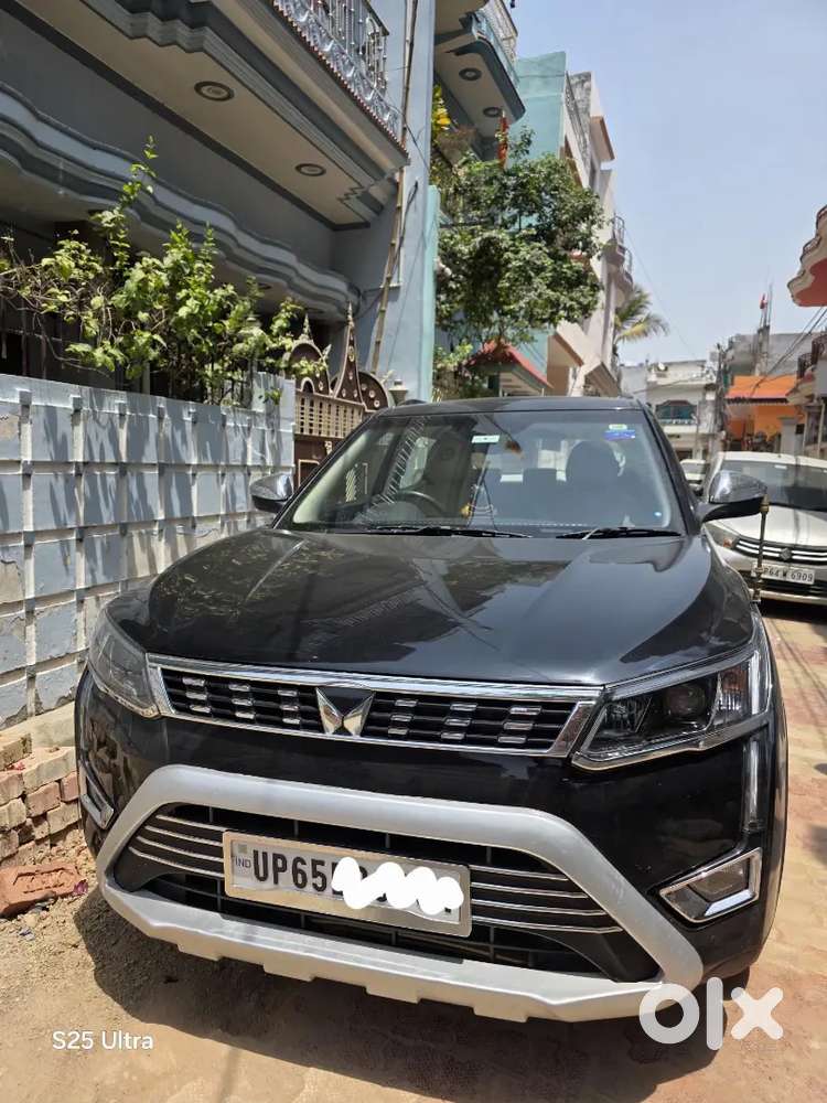 Mahindra Xuv300 W8 Optional Petrol Black