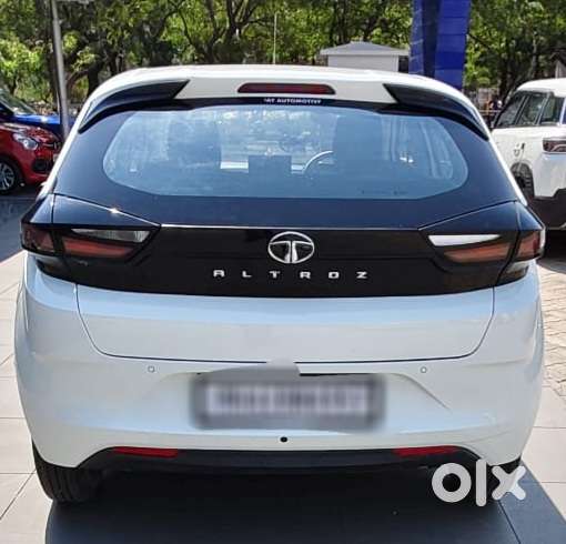 Tata Altroz 1.2 Xe, 2024, Petrol