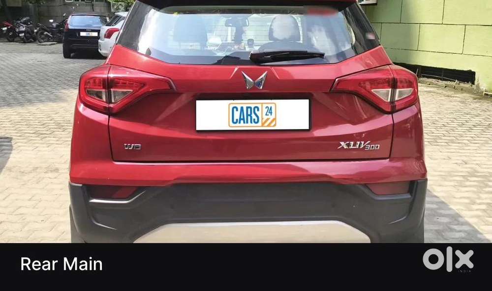 Mahindra Xuv300 2023 Petrol 5800 Km Driven