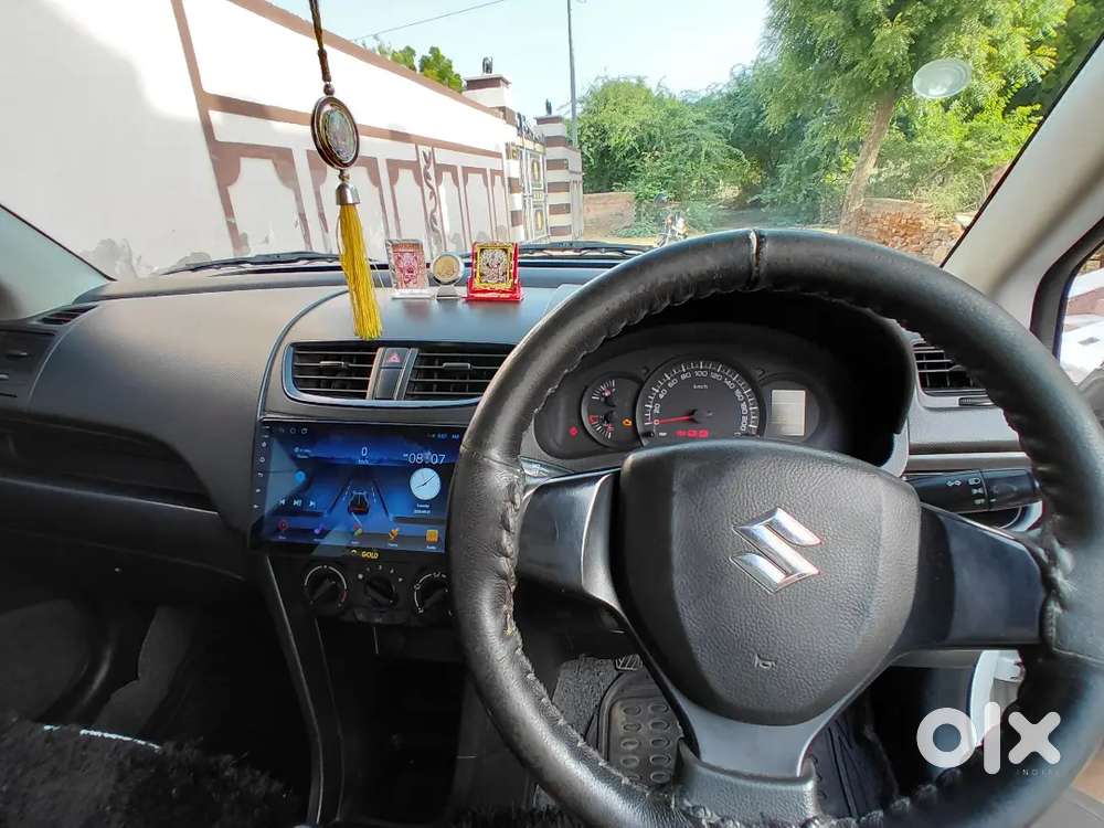 Maruti Suzuki Swift Lxi 2014
