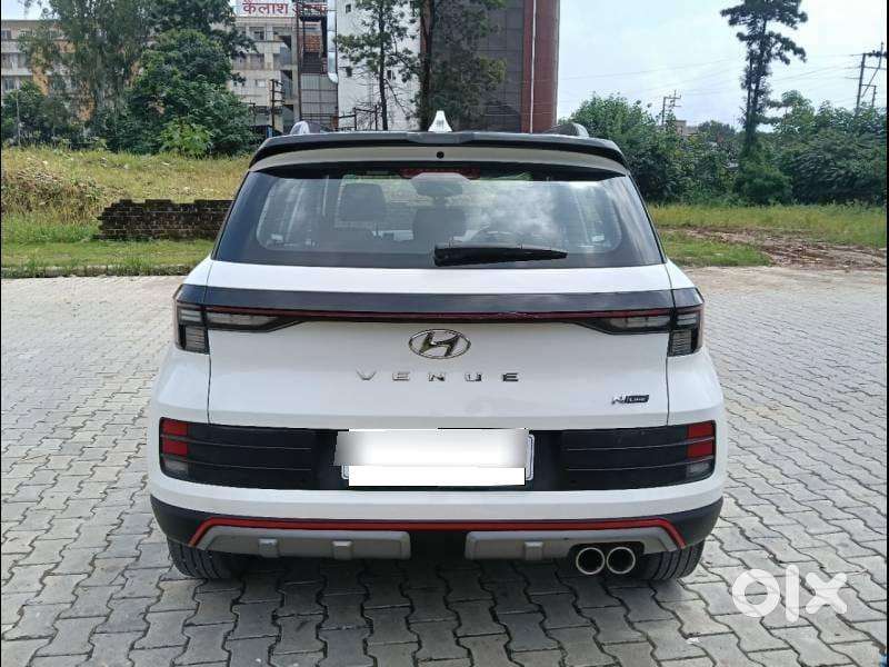 Hyundai Venue Sx(o) Knight Edition Mt, 2023, Petrol