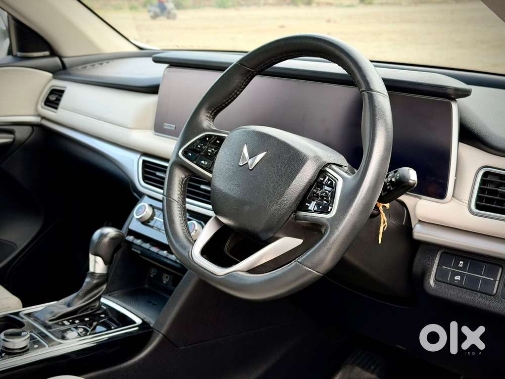 Mahindra Xuv700 2.0 Ax 7 Petrol At Luxury Pack Str, 2022, Petrol