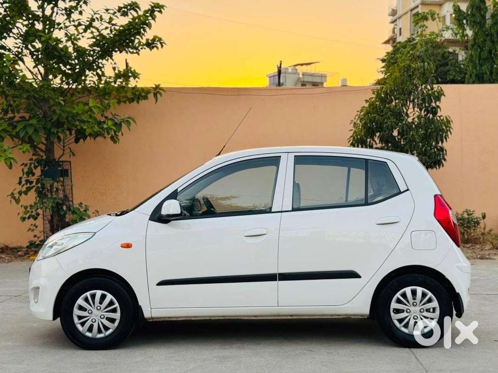 Hyundai I10 Sportz, 2014, Petrol