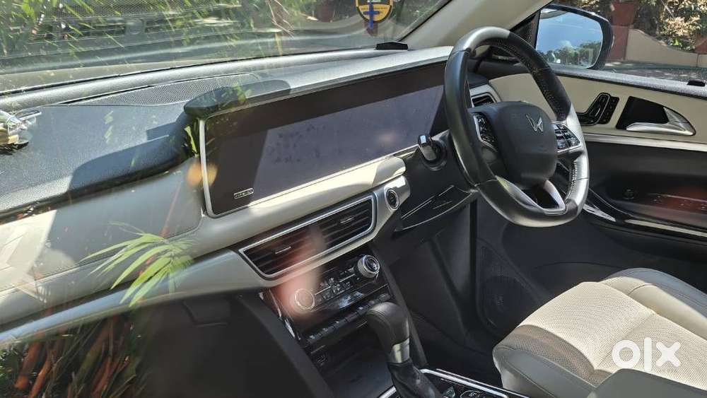 Mahindra Xuv700 2.2 Ax 7 Diesel At Str, 2022, Diesel