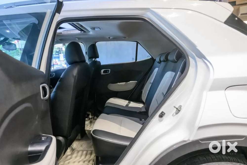 Hyundai Venue 1.0 Sx (o) Turbo Dct, 2023, Petrol
