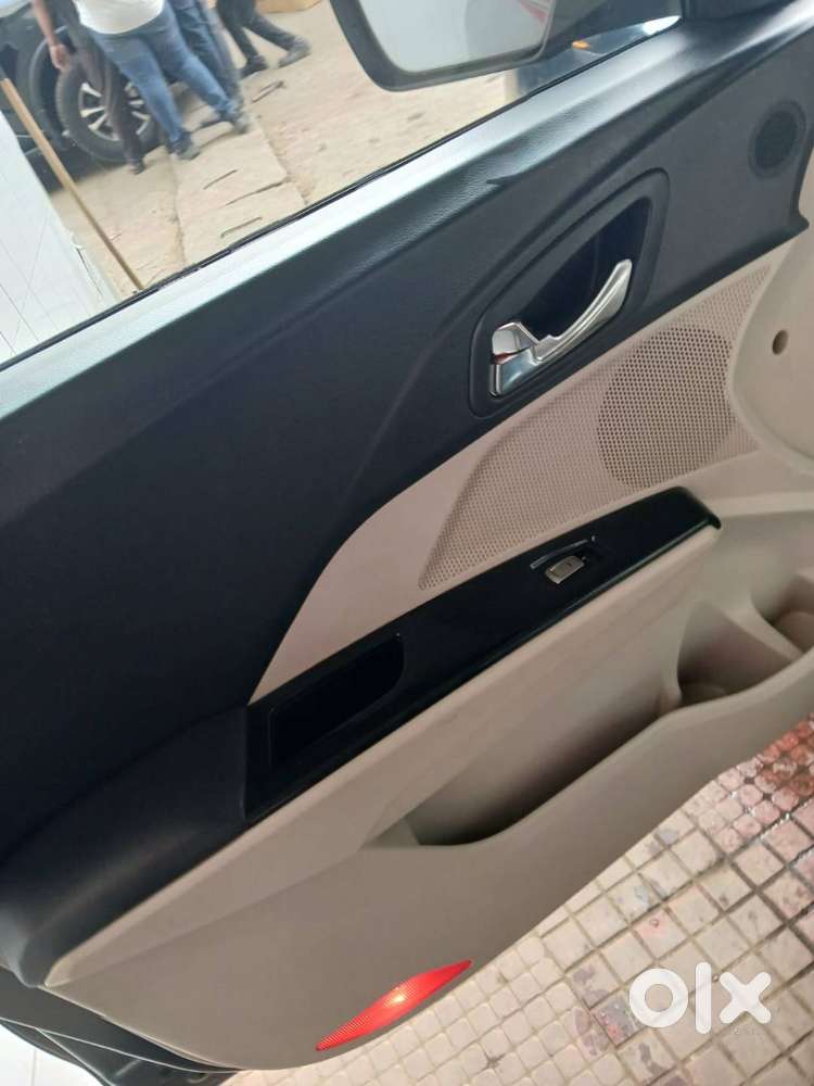 Xuv 300 1.5 W8(o) Diesal
