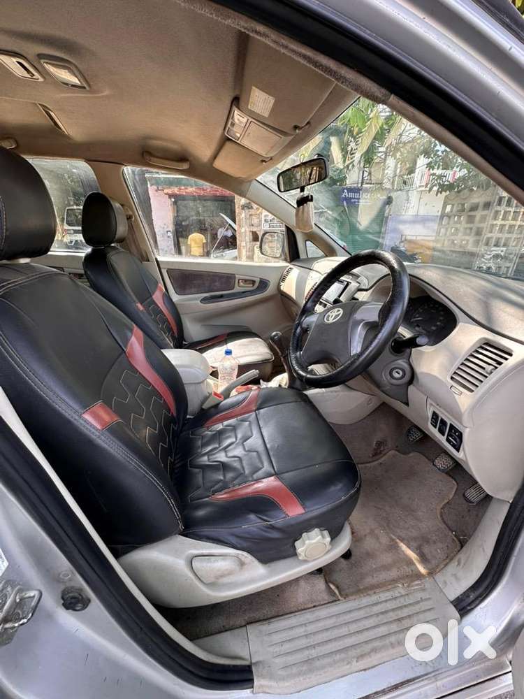 Toyota Innova 2012