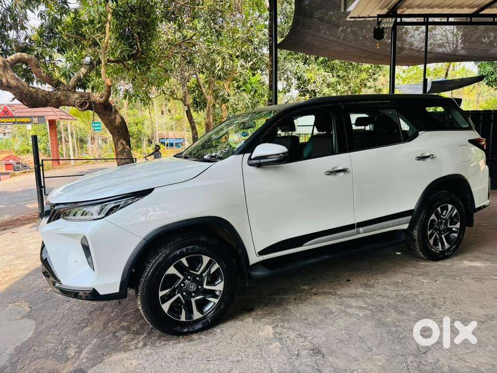Toyota Fortuner Lagender 4x4 At 4000km Driven
