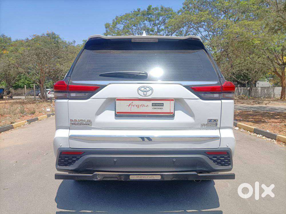 Toyota Innova Hycross 2.0 Zx Hybrid 7 Str, 2023
