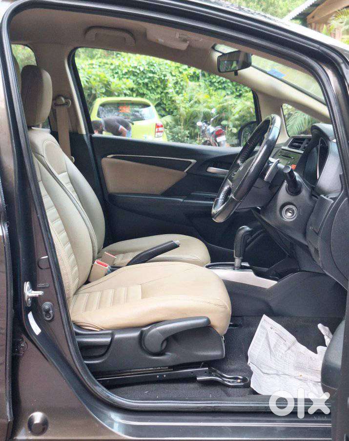 Honda Jazz V Automatic, 2016, Petrol