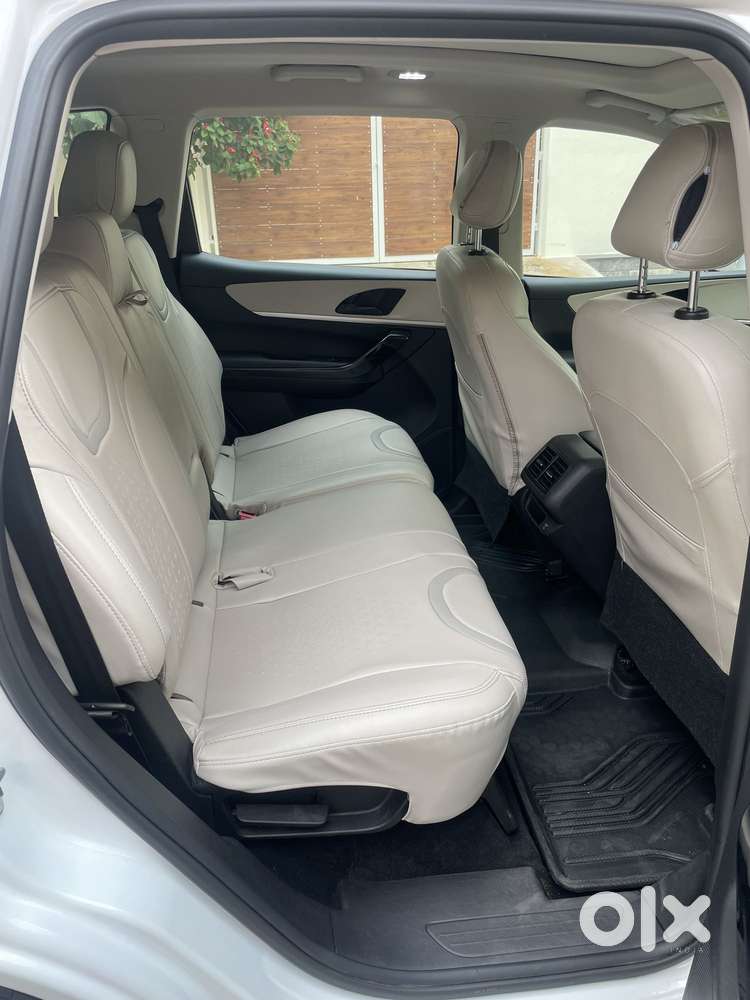 Mahindra Xuv700 2.2 Ax 5 Diesel Mt 7 Str, 2024, Diesel