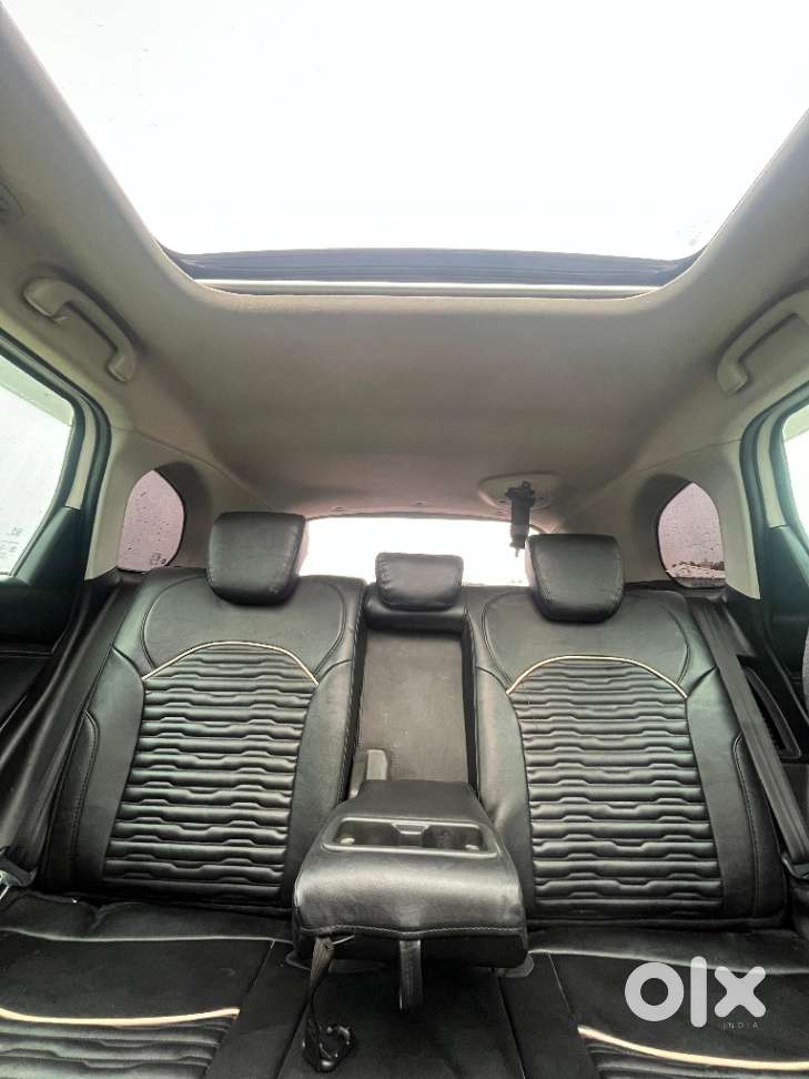 Maruti Suzuki Grand Vitara 1.5 Alpha Plus Intelligent Hybrid Ecvt, 2..