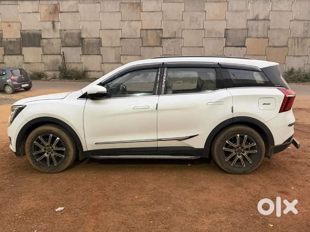Mahindra Xuv700 2024 Diesel Well Maintained