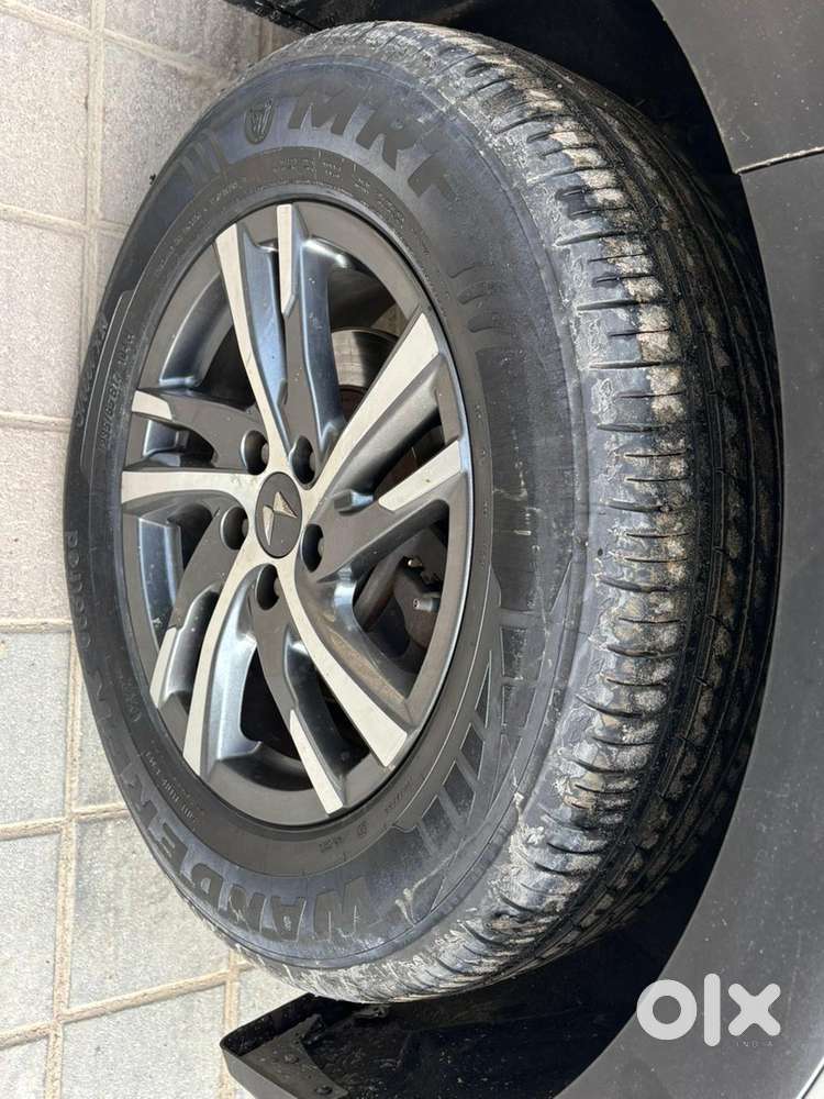 Mahindra Xuv700 2.2 Ax 5 Diesel Mt 7 Str, 2022, Diesel