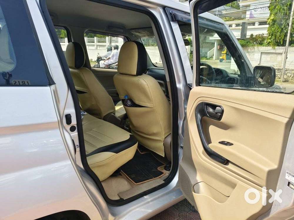 Mahindra Tuv 300 T4 Plus, 2018, Diesel