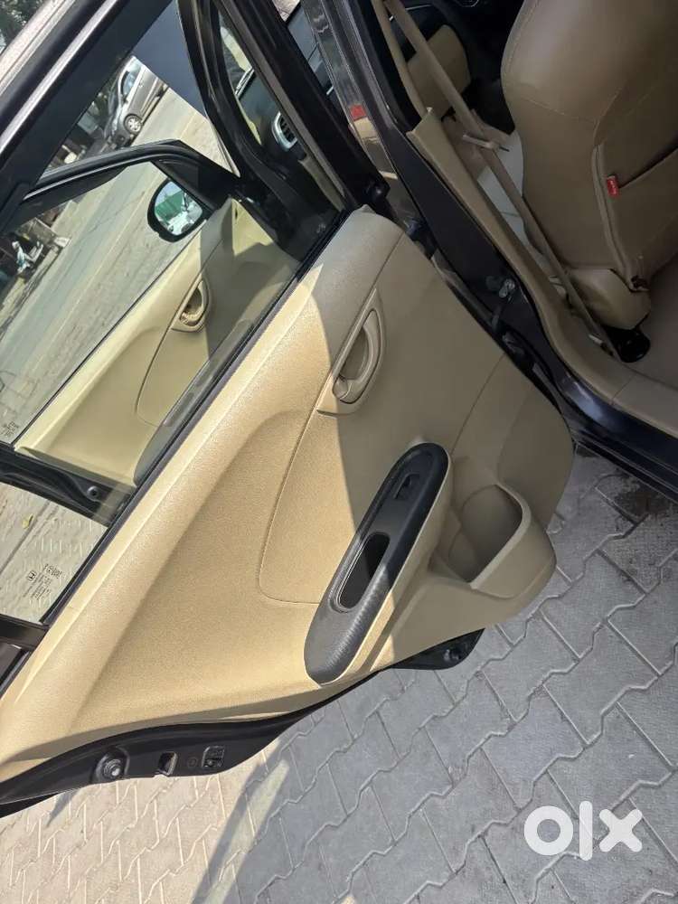 2018 Honda Amaze S ( Pride Edition)petrol Manual