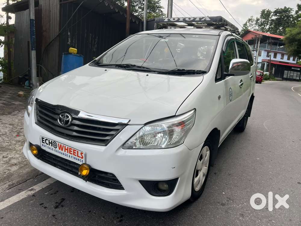 Toyota Innova 2.5 G (diesel) 8 Seater Bs Iv, 2015