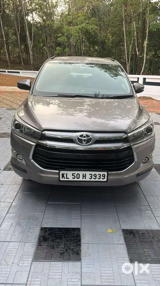 Orginal Kerala Toyota Innova Crysta 2019 With Service History