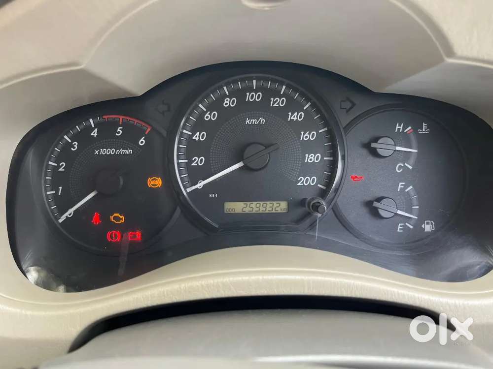 Toyota Innova 2014 Diesel Well Maintained