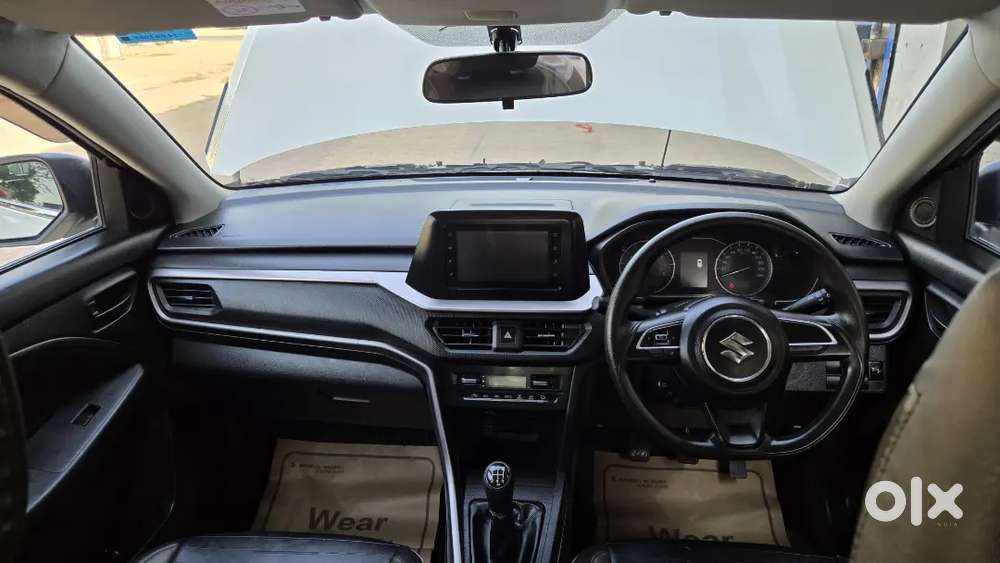 Top Model Alloy Wheel, Back Camera, Armrest