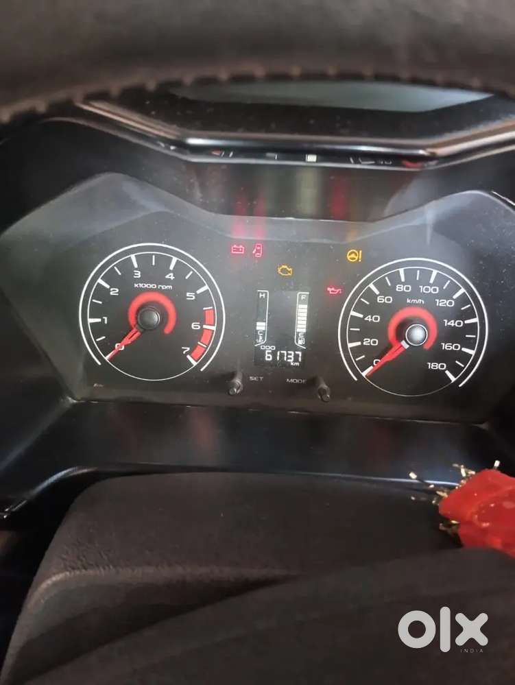Mahindra Kuv 100 2017 Petrol 61737 Km Driven