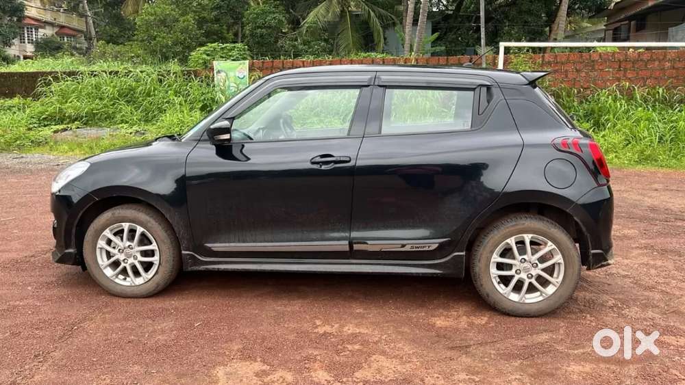 Maruti Suzuki Swift 1.3 Zxi, 2023, Petrol