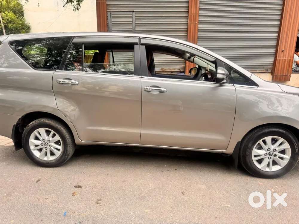 Toyota Innova Crysta 2017