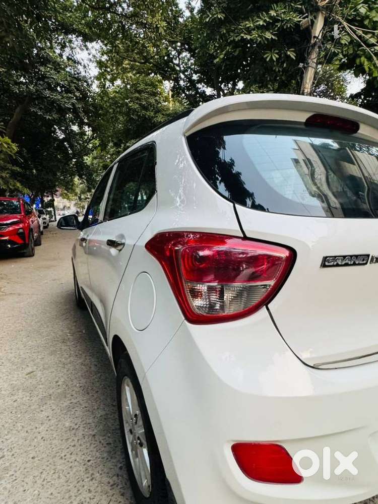 Hyundai Grand I10 1.2 Kappa Vtvt Asta (o) At, 2015, Petrol