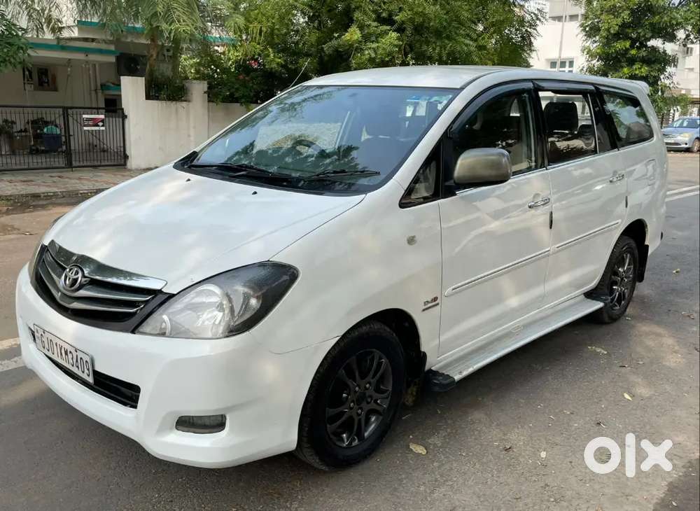 Toyota Innova 2011 Diesel Well Maintained