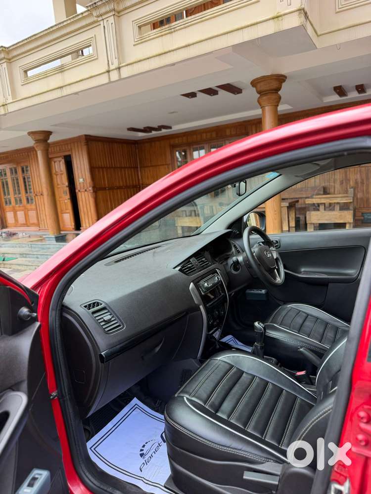 Tata Bolt Revotron Xe, 2015, Petrol
