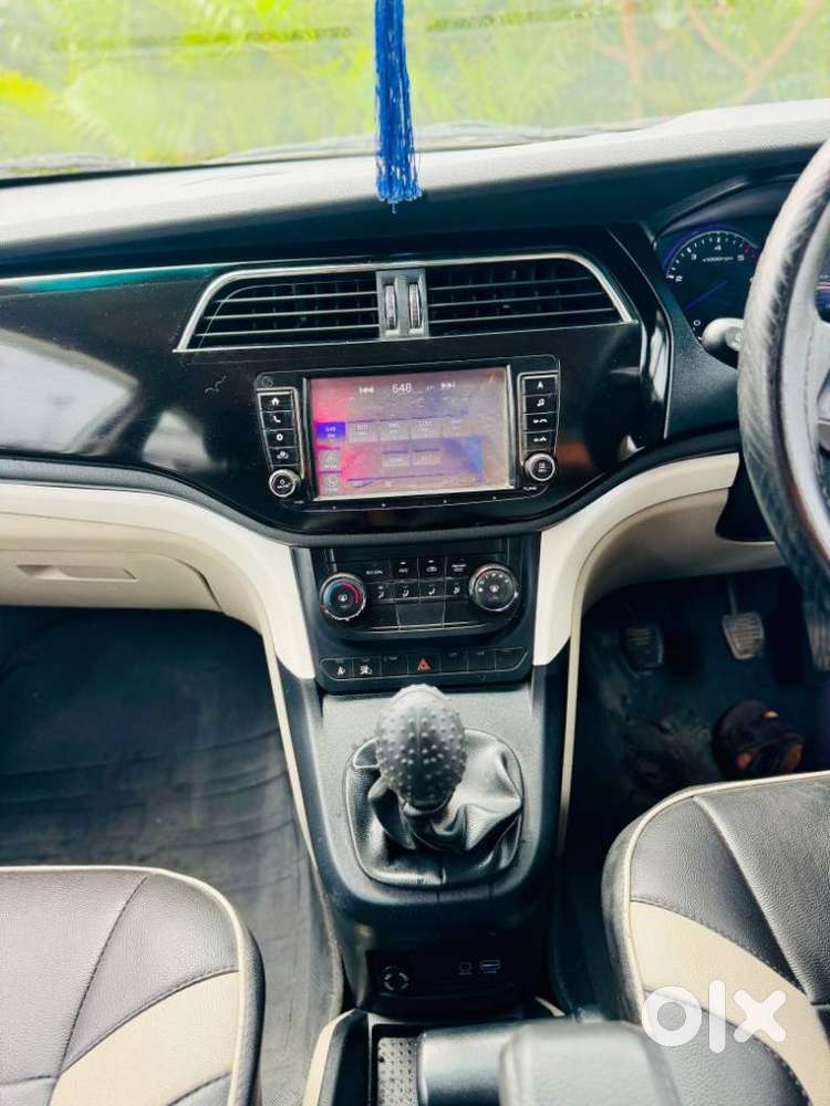 Mahindra Marazzo M6 8str, 2019, Diesel