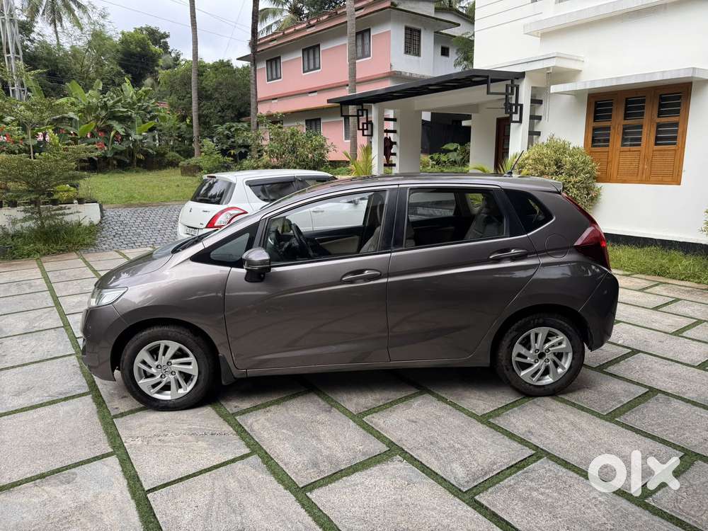 Honda Jazz V Automatic, 2016, Petrol