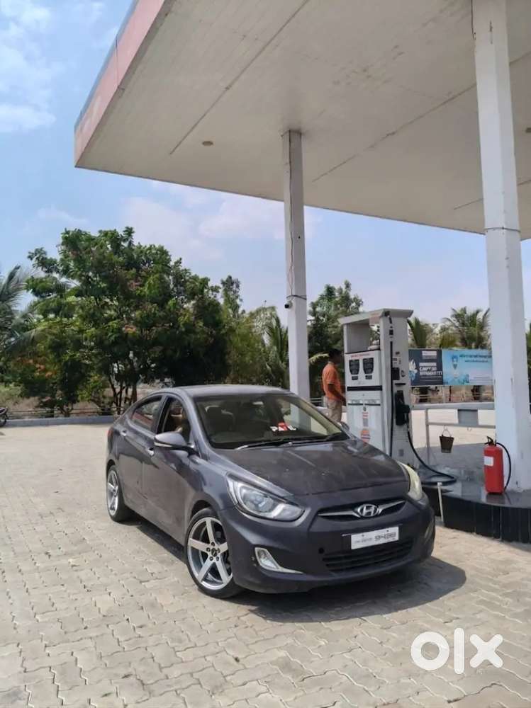 Hyundai Fluidic Verna