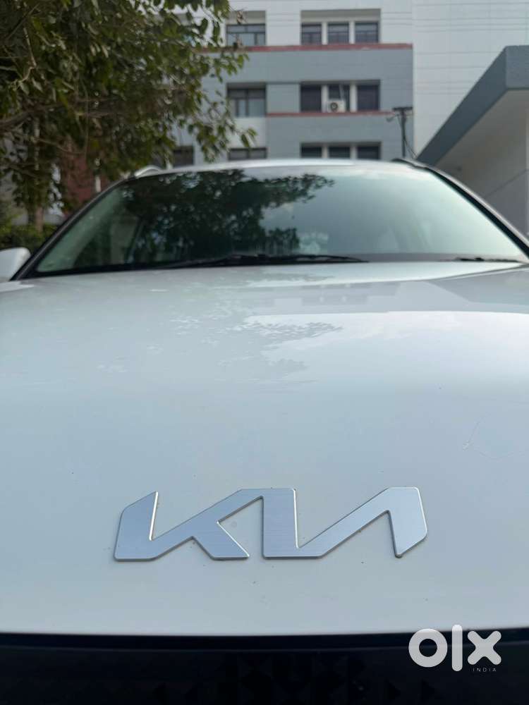Kia Carens Petrol 2022 Year