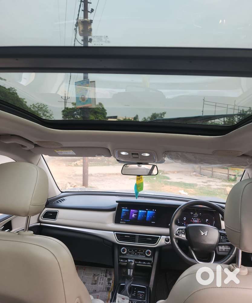 Mahindra Xuv700 2.2 Ax 7 Diesel At Luxury Pack Str, 2021, Diesel