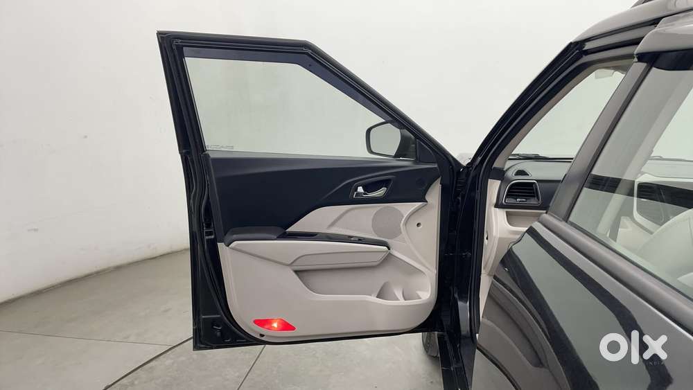 Mahindra Xuv300 W8 Option, 2021, Petrol