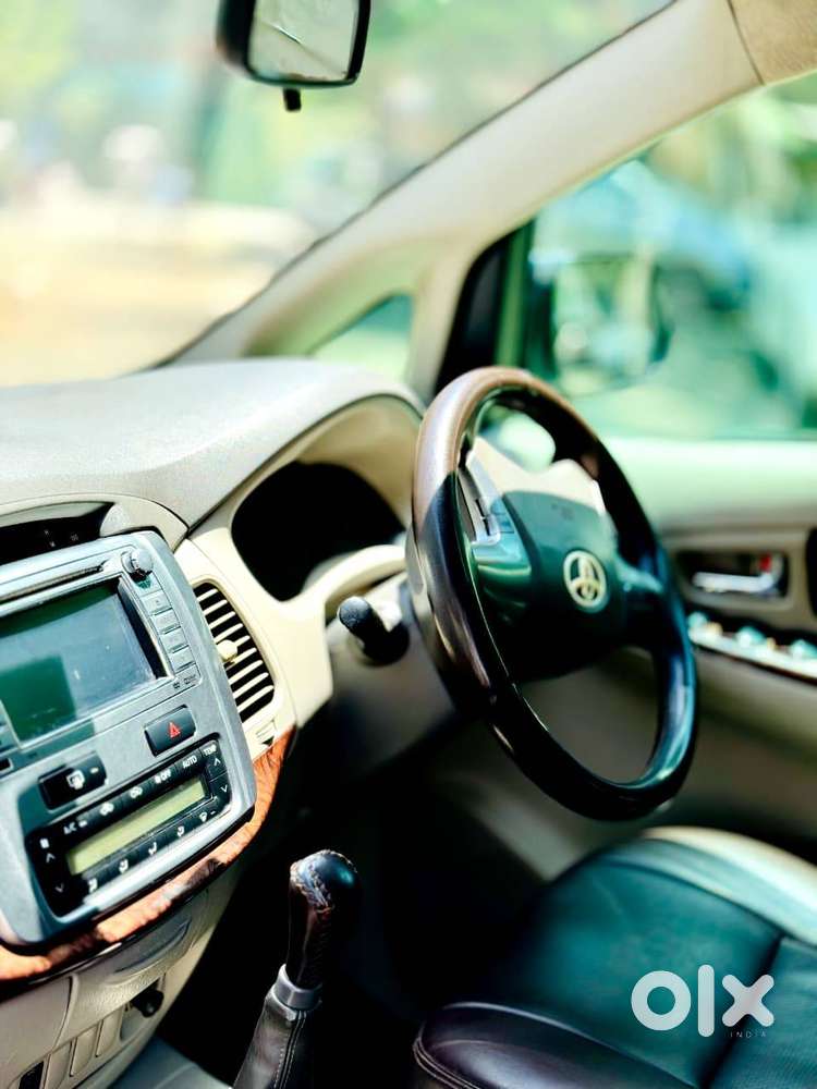 Toyota Innova 2.5 V Diesel (7-str)  2014  1st Owner  Well Maintaine