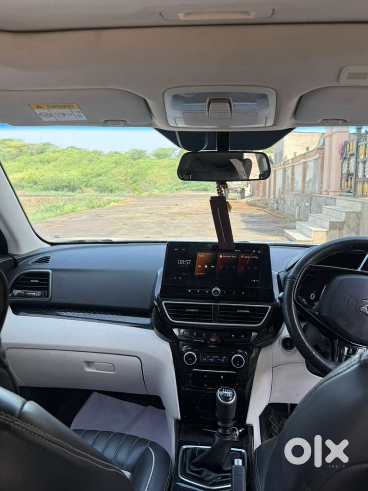 Mahindra Xuv 3xo 2024 Petrol 60222 Km Driven