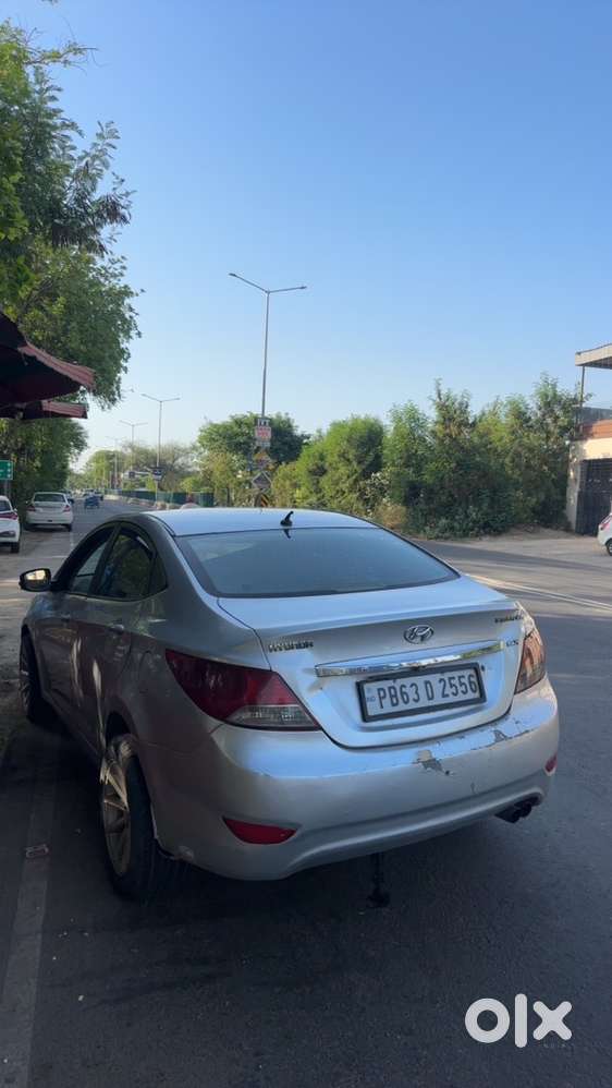 Hyundai Verna Fluidic 2011 Diesel Manual