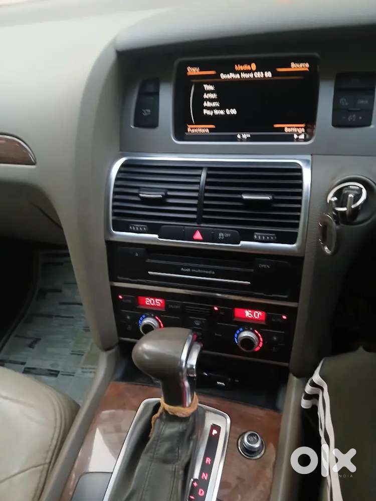 Car Audi Q7
