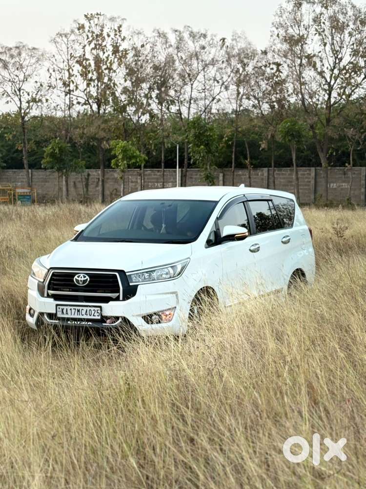 Toyota Innova Crysta 2025