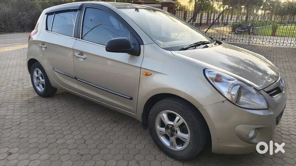 Hyundai I20 2010 Petrol Well Maintained Cng Fited Now Work