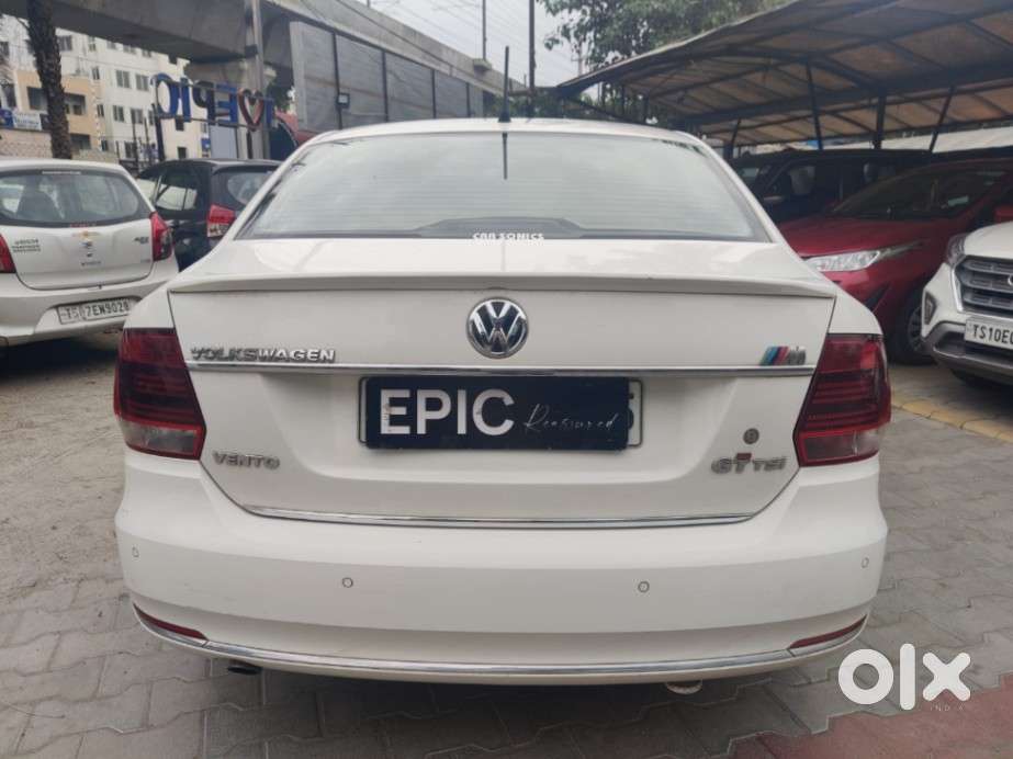 Volkswagen Vento 1.2 Highline Plus At 16 Alloy, 2016, Petrol