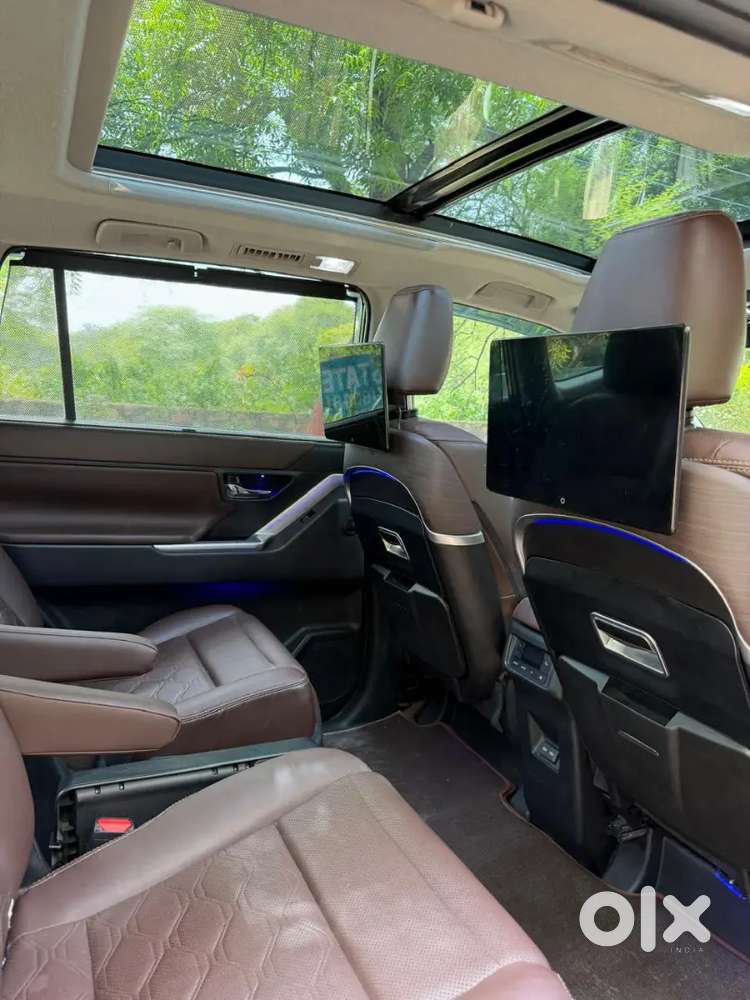 Toyota Innova Hycross 2024 Hybrid Year