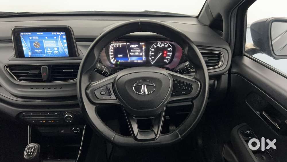Tata Altroz 1.2 Xz Plus Dark Edition, 2023, Petrol