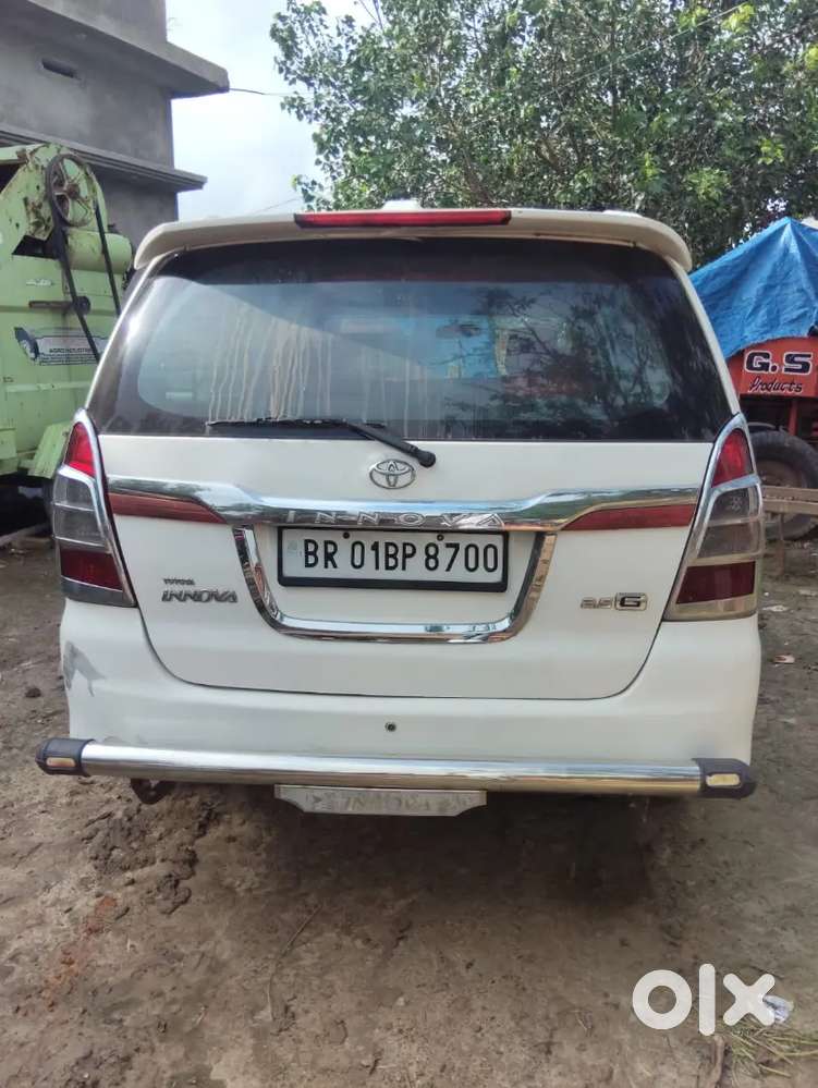 Toyota Innova 2.0 E 2012