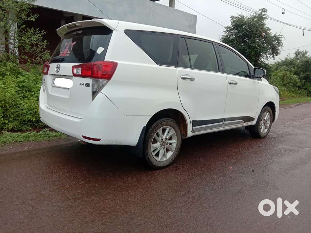 Toyota Innova Crysta 2.4 V, 2016, Diesel