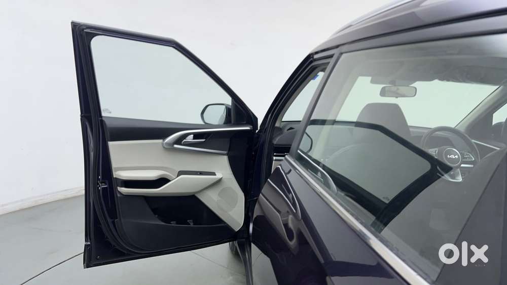Kia Carens Prestige Plus Diesel, 2022, Petrol