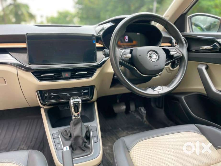 Skoda Slavia Style 1.0l Tsi At, 2024, Petrol