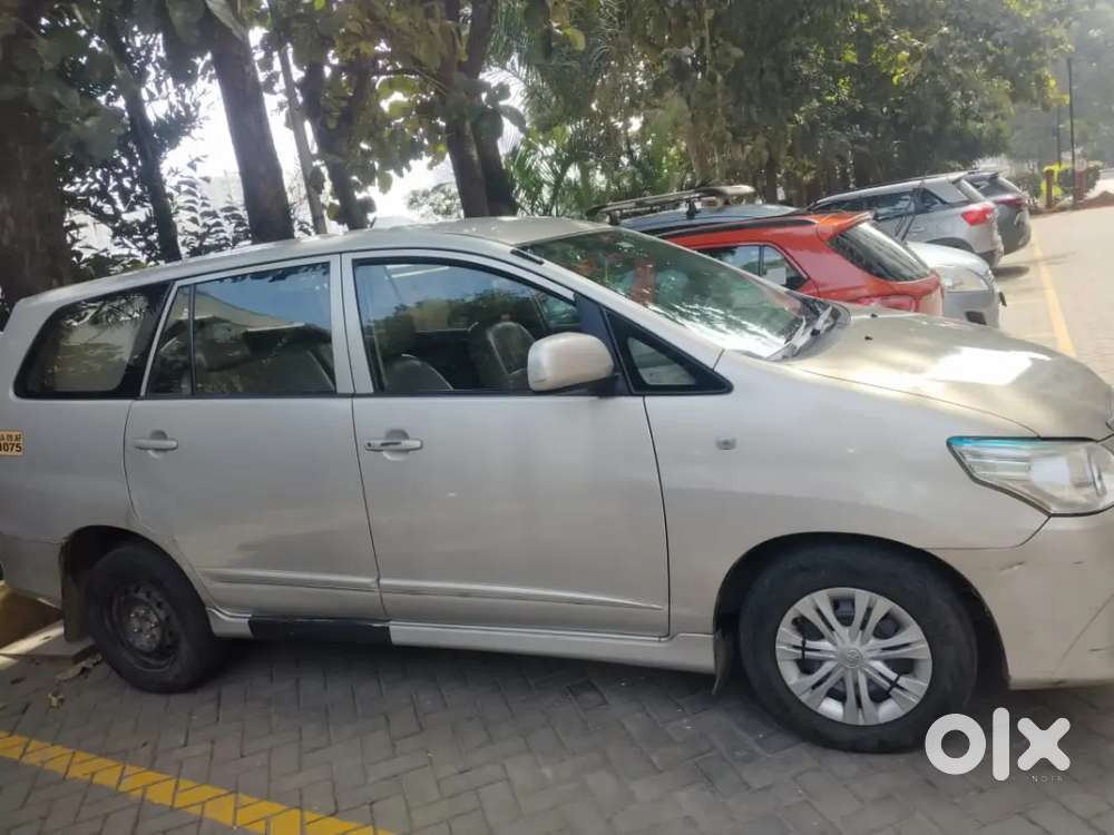 Toyota Innova 2015